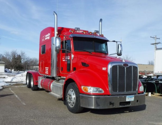 Mankato, MN: 2013 Peterbilt 386/78