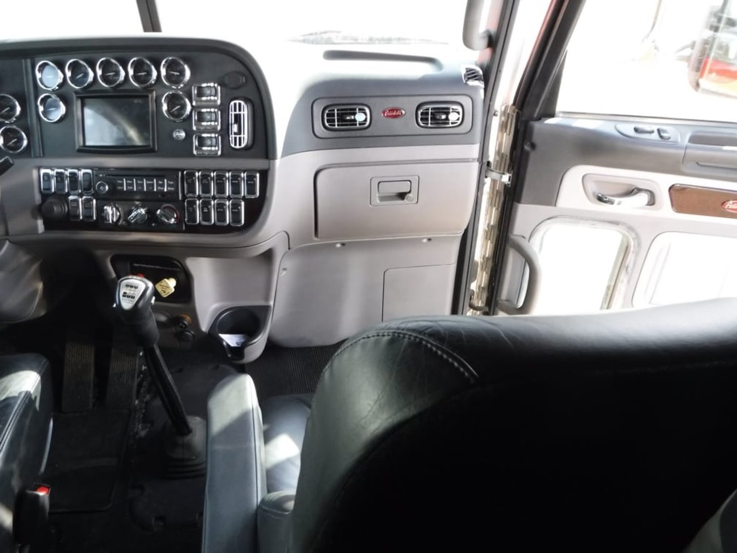 Image for Mankato, MN: 2013 Peterbilt 386/78