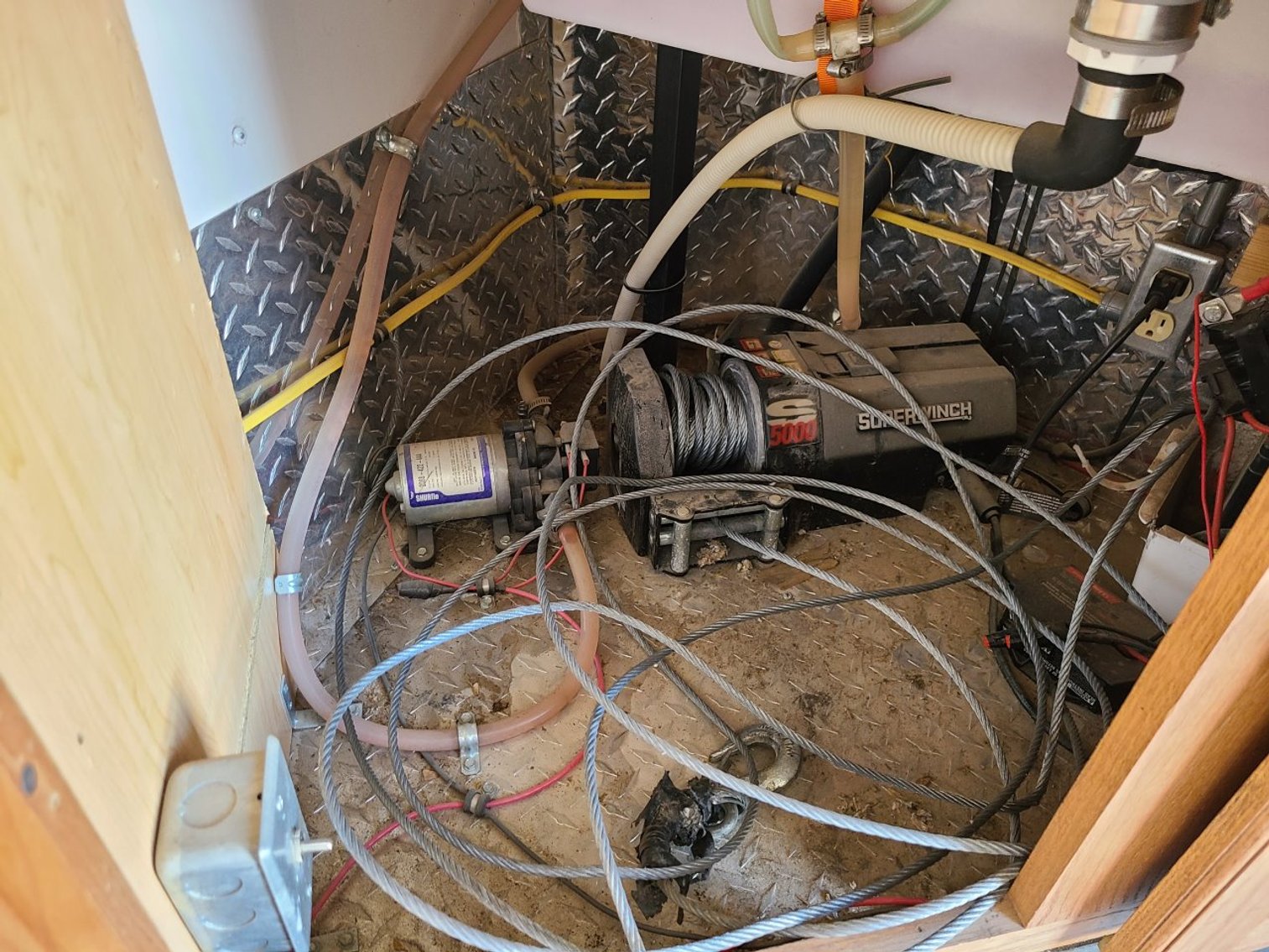 Image for 2012 Royal 25' Enclosed Trailer Online Only Auction!