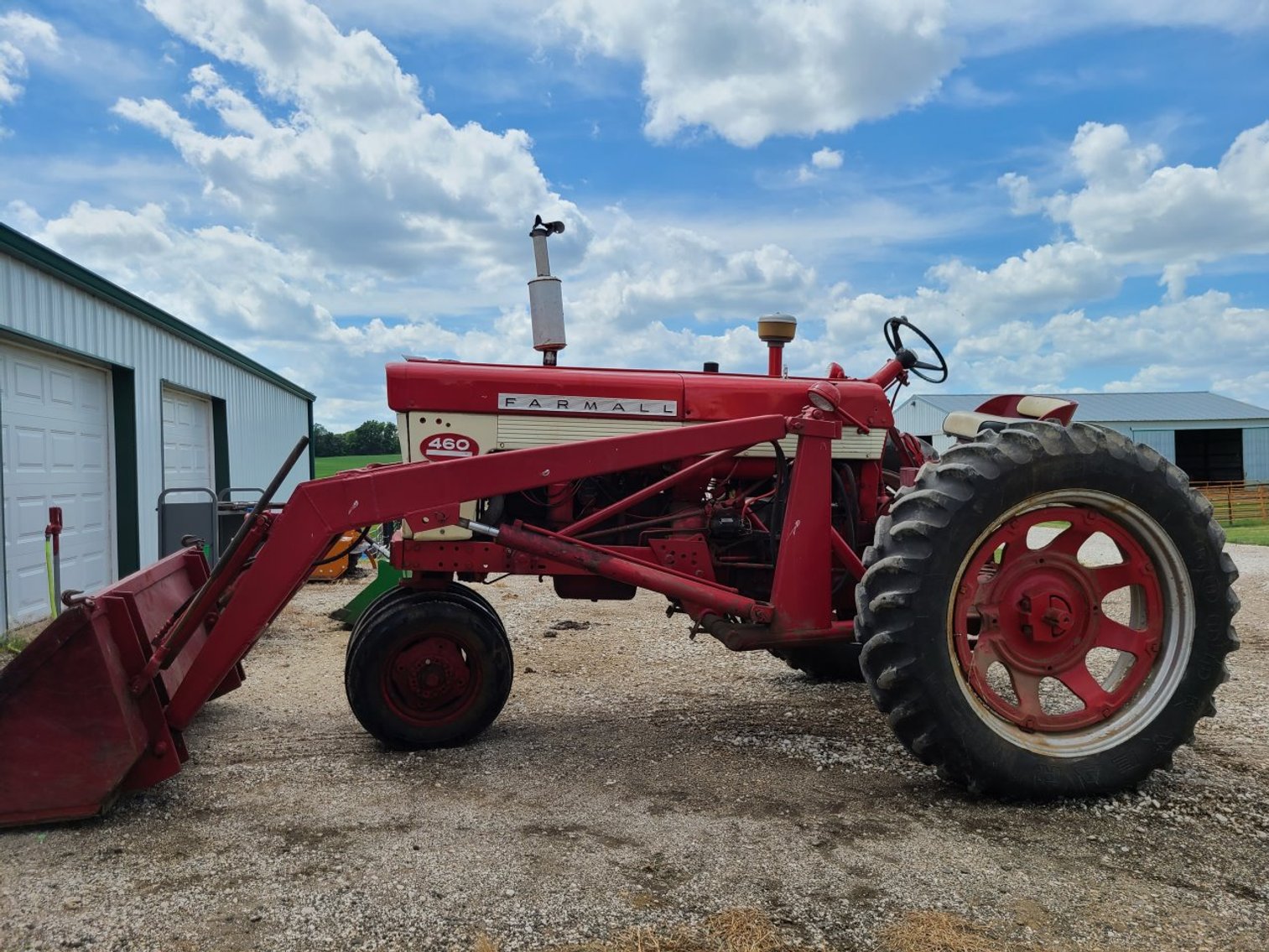 Image for FARMALL 460 TRACTOR & ANTIQUE MACHINERY TIMED ONLINE ONLY AUCTION!
