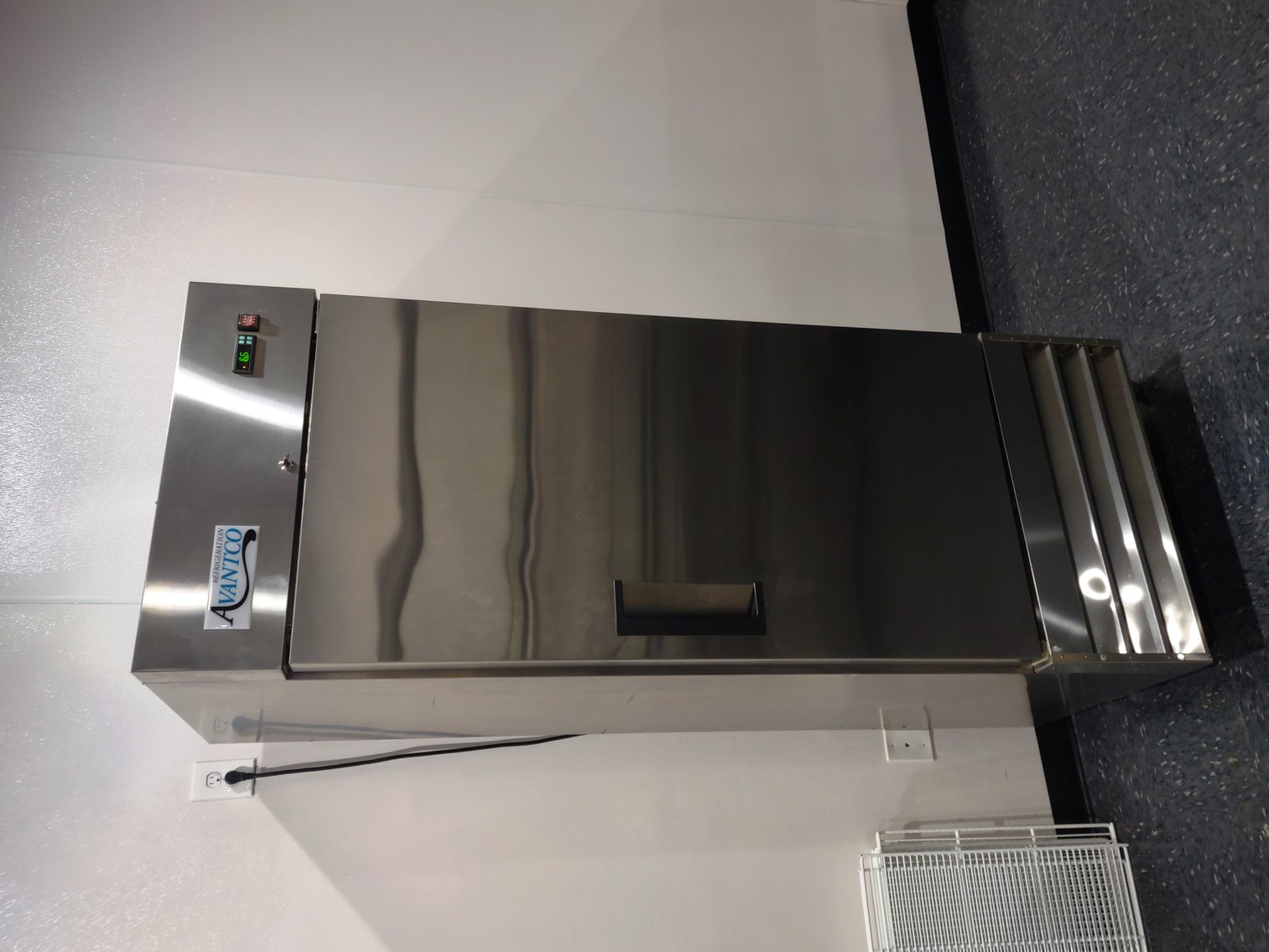 Image for Atlanta - Hapeville, GA: Restaurant & Hair Salon Equipment, Furniture & Fixtures