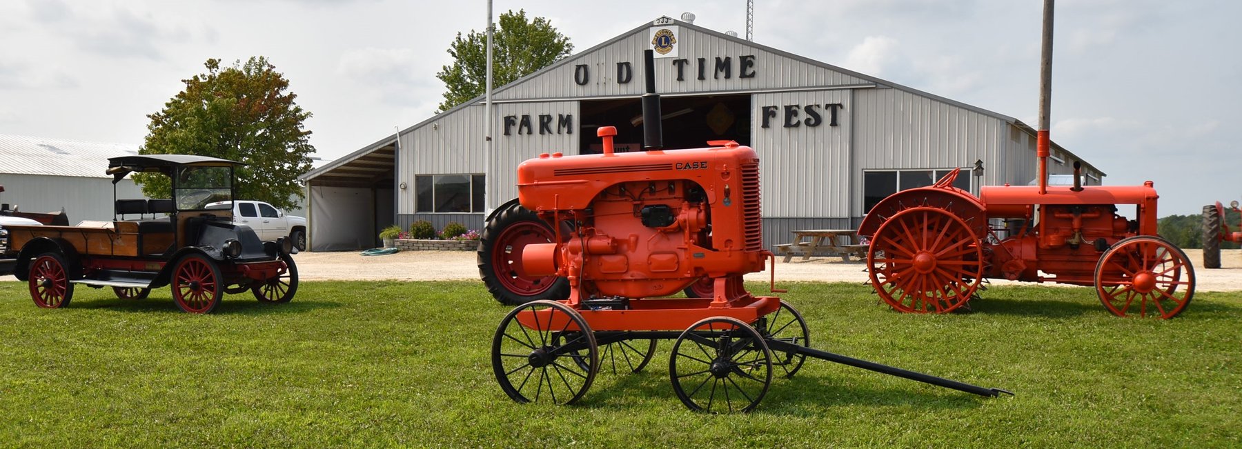 Image for VINTAGE TRACTORS, INTERNATIONAL TRUCK, VINTAGE FARM MACHINERY AND MUCH MORE!!