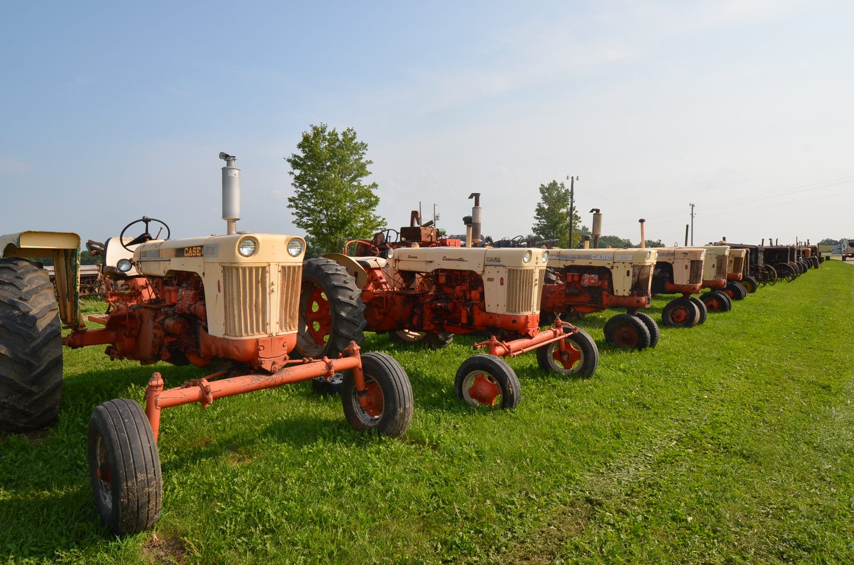 Image for VINTAGE TRACTORS, INTERNATIONAL TRUCK, VINTAGE FARM MACHINERY AND MUCH MORE!!