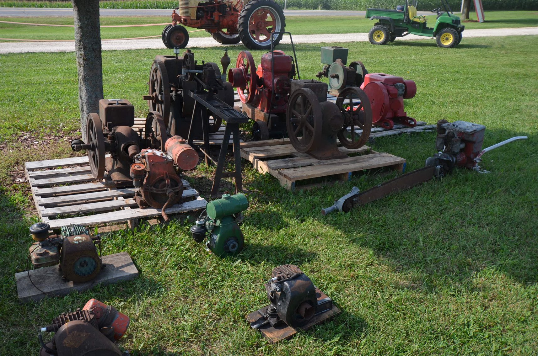 Image for VINTAGE TRACTORS, INTERNATIONAL TRUCK, VINTAGE FARM MACHINERY AND MUCH MORE!!