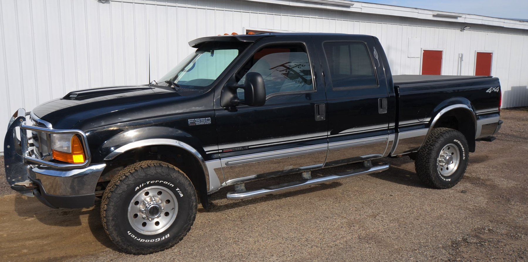 Image for 2000 FORD F350, ENCLOSED TRAILER, 100+ MORGAN  SILVER DOLLARS, 18 STEAMER TRUNKS, TOOLS & MORE!
