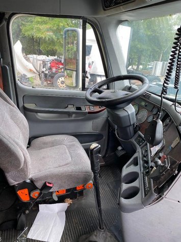 Image for Atlanta, GA: Online Only Auction of (2) 2012 Freightliner Columbia Glider Sleeper Tractors