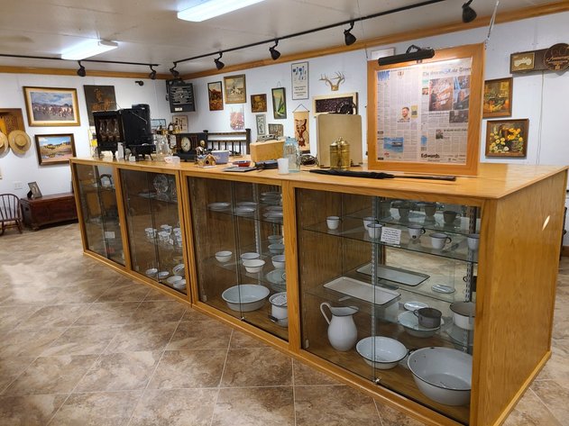 Image for Mildred Hadenfeldt Antique & Collectible Auction!