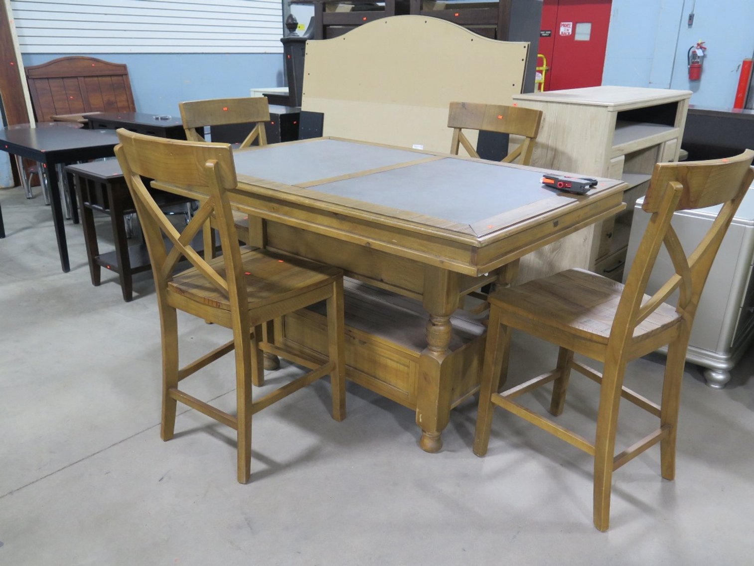 Image for Model Home Furniture/Decor, New Home Goods & More