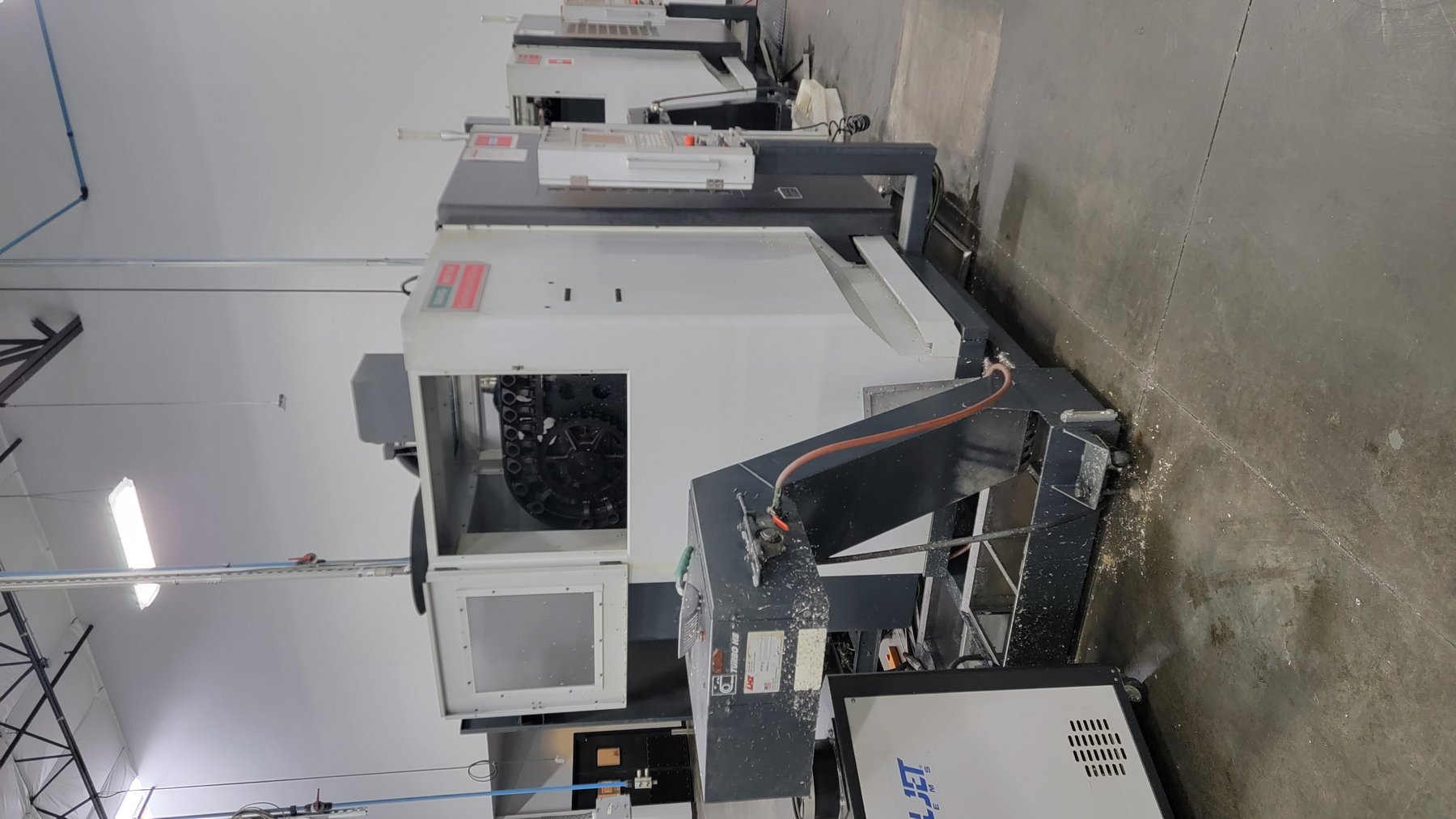 Image for Everett, WA: Short Notice Sale of 5 CNC Vertical Machining Centers