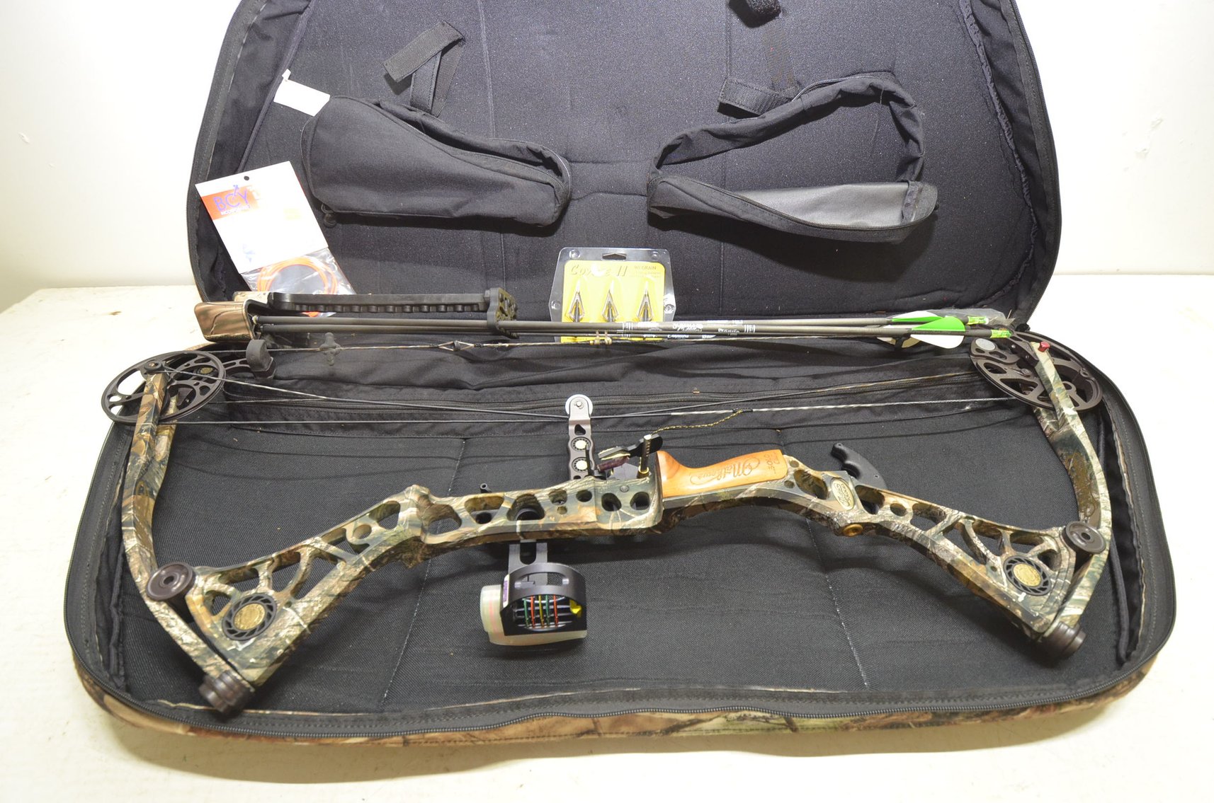 Image for BOX TRUCK, ATTACHMENTS, GUNS, & COLLECTIBLES - Mondovi, WI