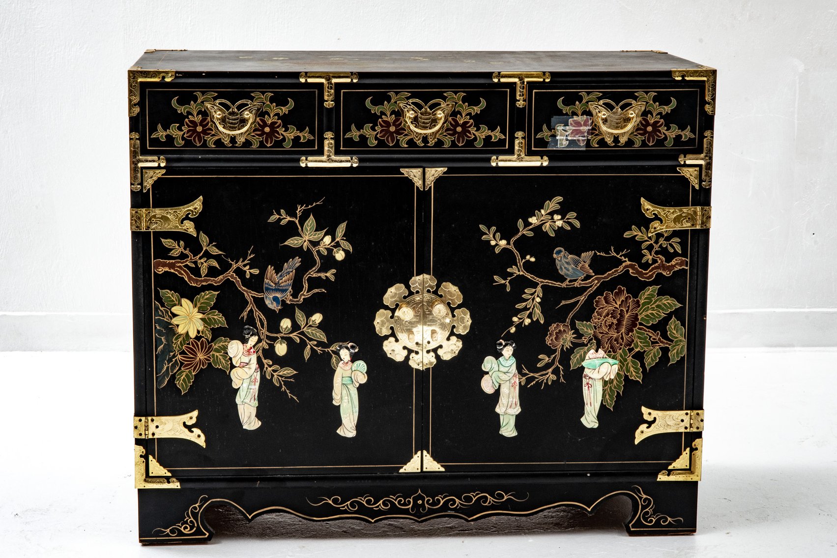 Image for Green Gallery - Militaria, Antiques, Furniture, Fossils & More