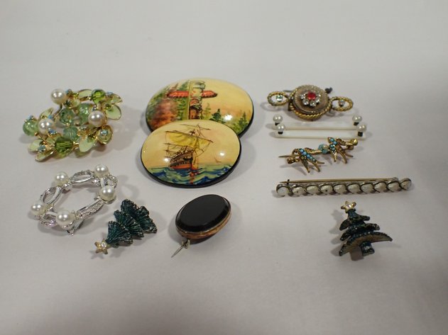 Image for Mary Waind Moving Sale - Elora