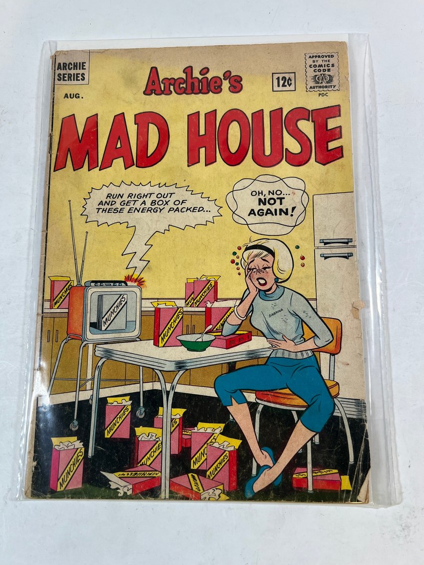 Image for COMICS & COLLECTIBLES - 400+ LOTS - ABSOLUTE