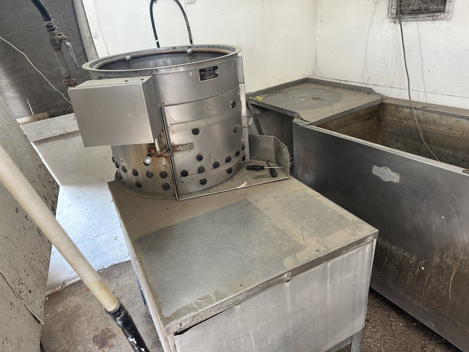 Image for Charlie Rasch Tractor & chicken processing auction!