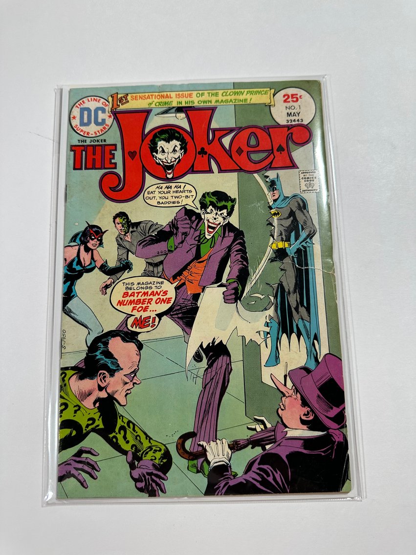 Image for COMICS & COLLECTIBES - STAR WARS, DC, FUNKO & CARDS