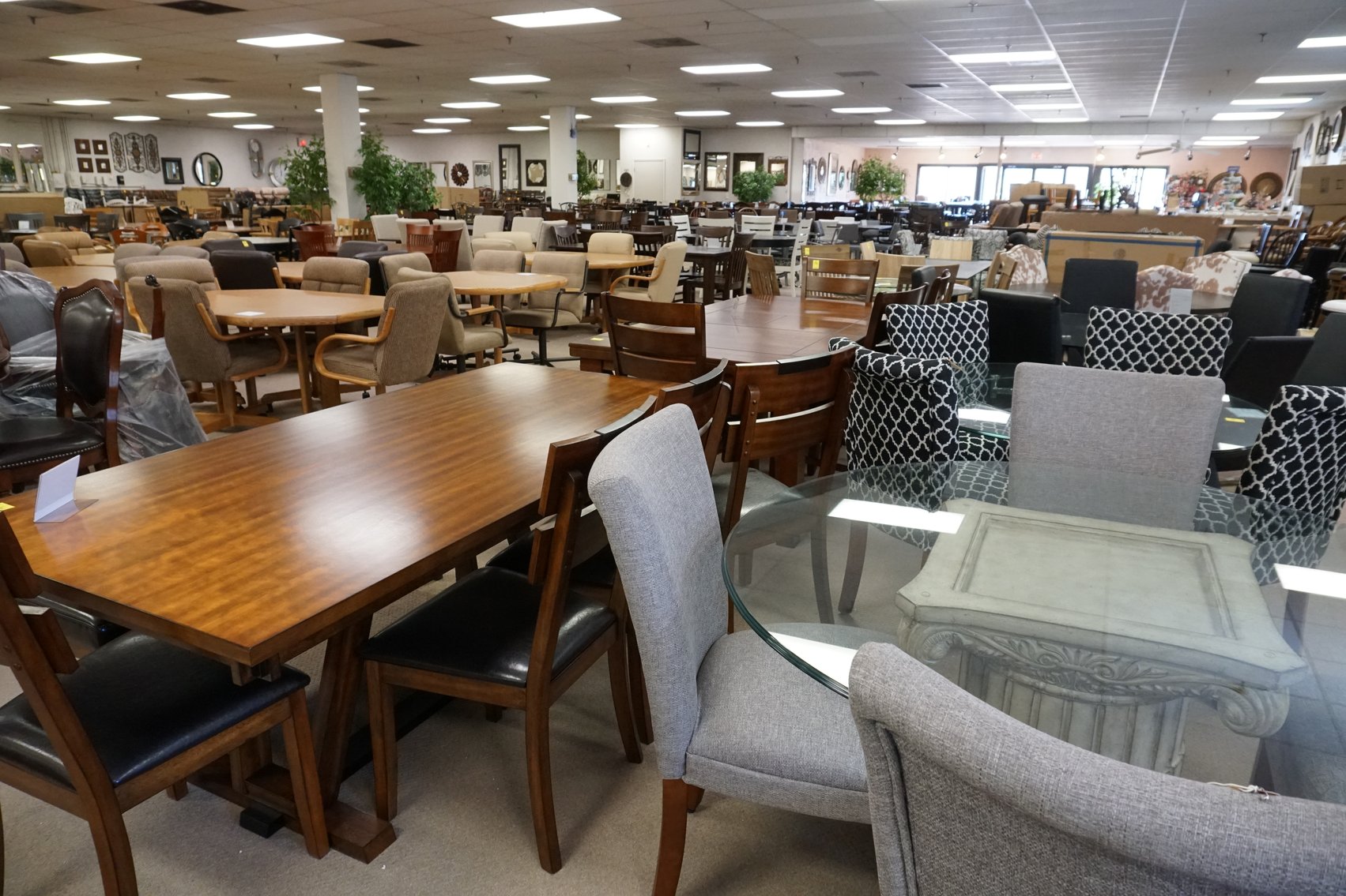 Image for Liquidation Auction of Dinette World Inventory + FF&E
