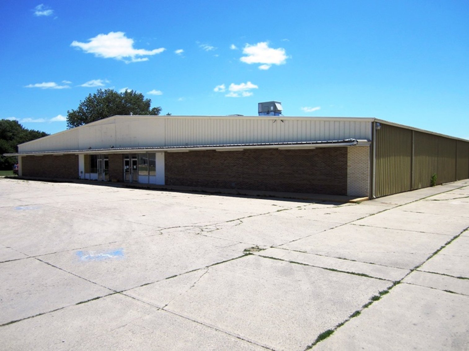 Image for 2702 Central Avenue, Estherville, IA 51334