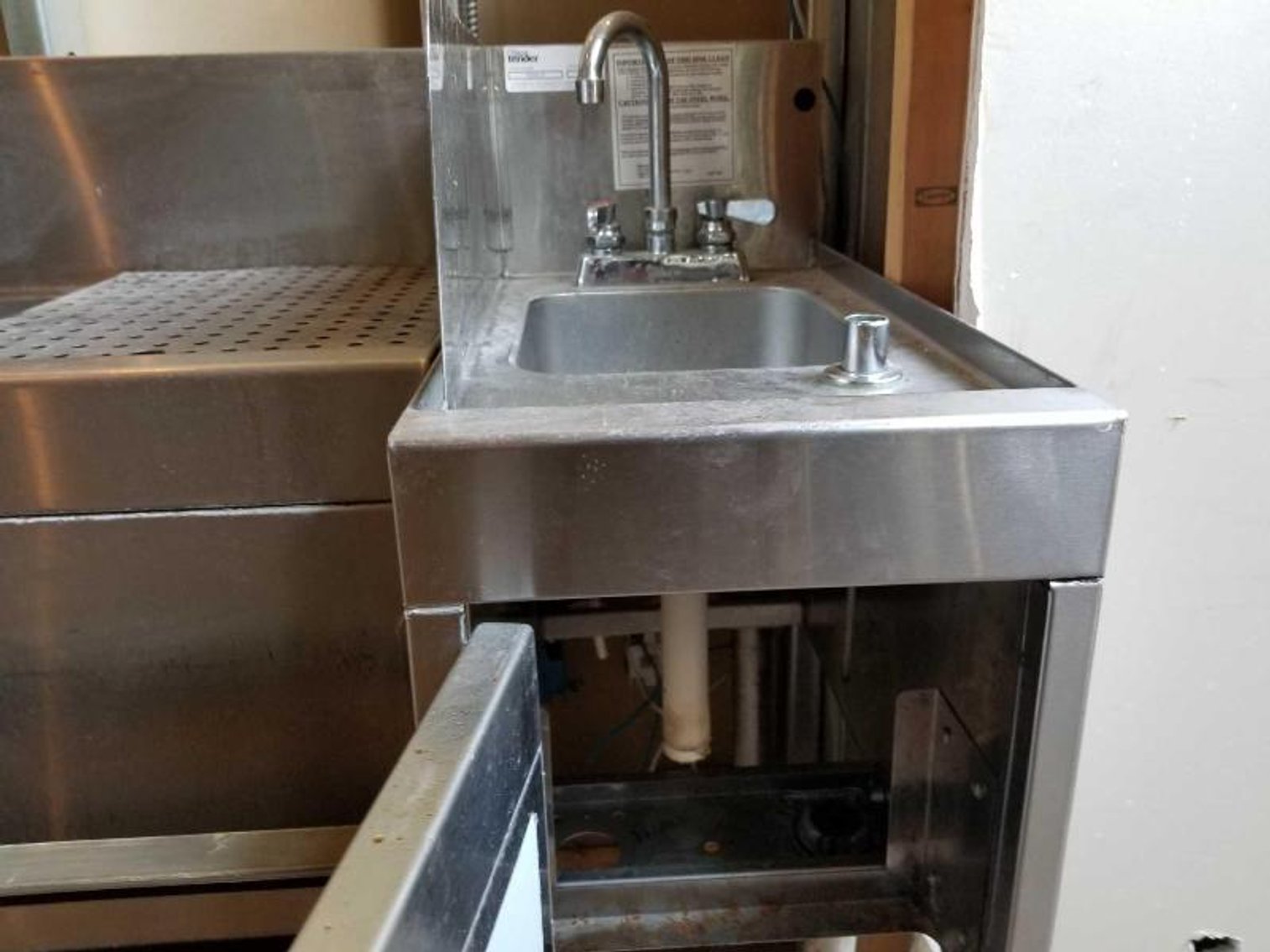 Image for Absolute Auction of Midtown Restaurant FF&E