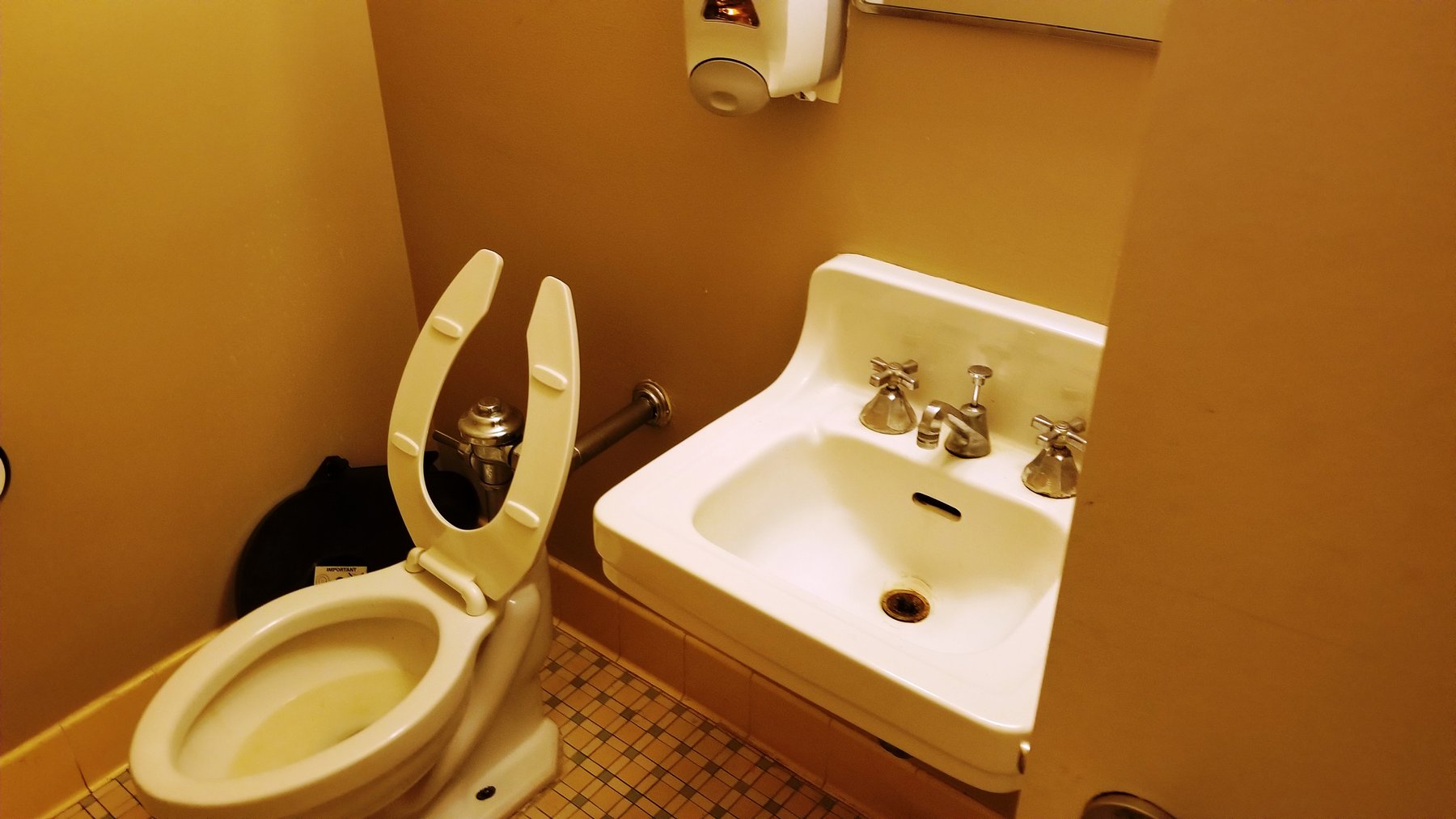 Image for 22,353± SF Former Bank Branch at 333 W Broad Ave., Albany, GA 31701 (Dougherty County)