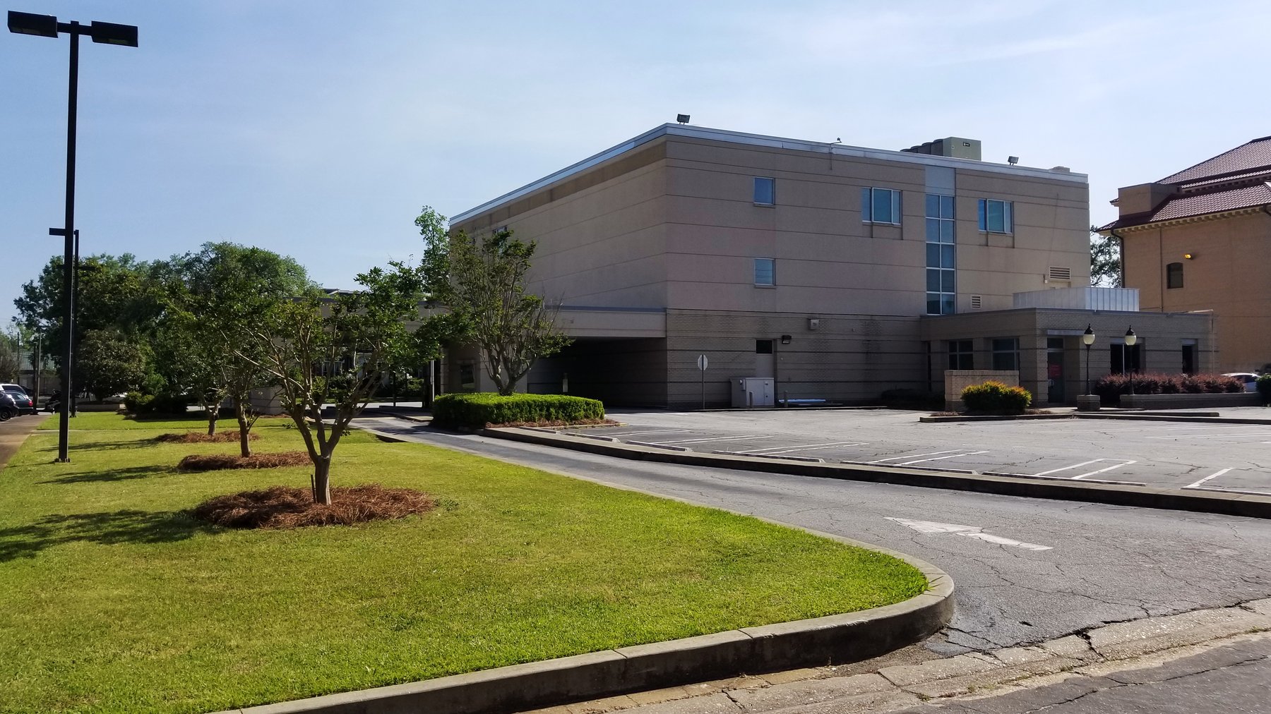 Image for 22,353± SF Former Bank Branch at 333 W Broad Ave., Albany, GA 31701 (Dougherty County)