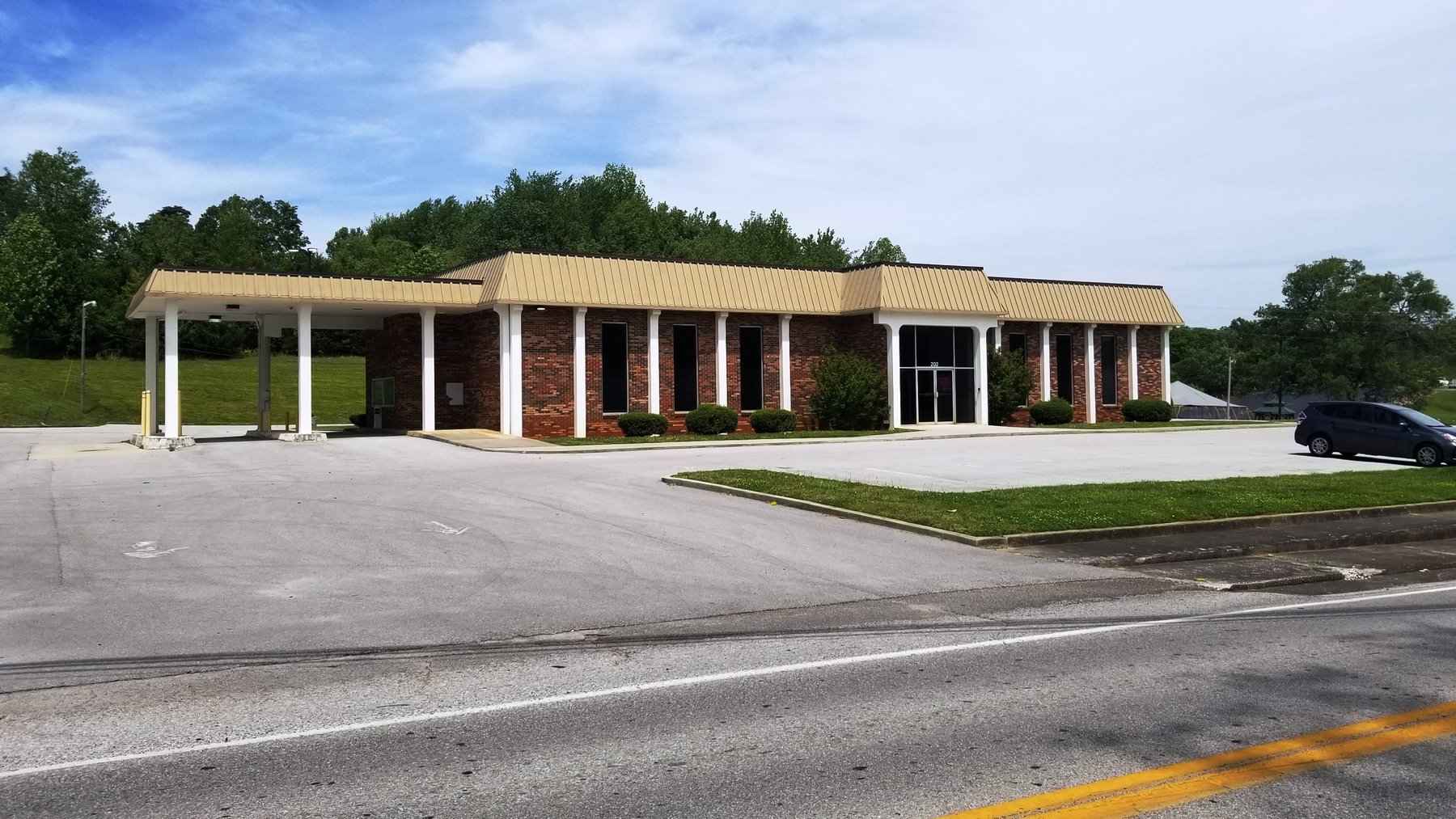 Image for 6,585± SF Former Bank Branch at 202 W Main St., Byrdstown, TN 38549 (Pickett County)