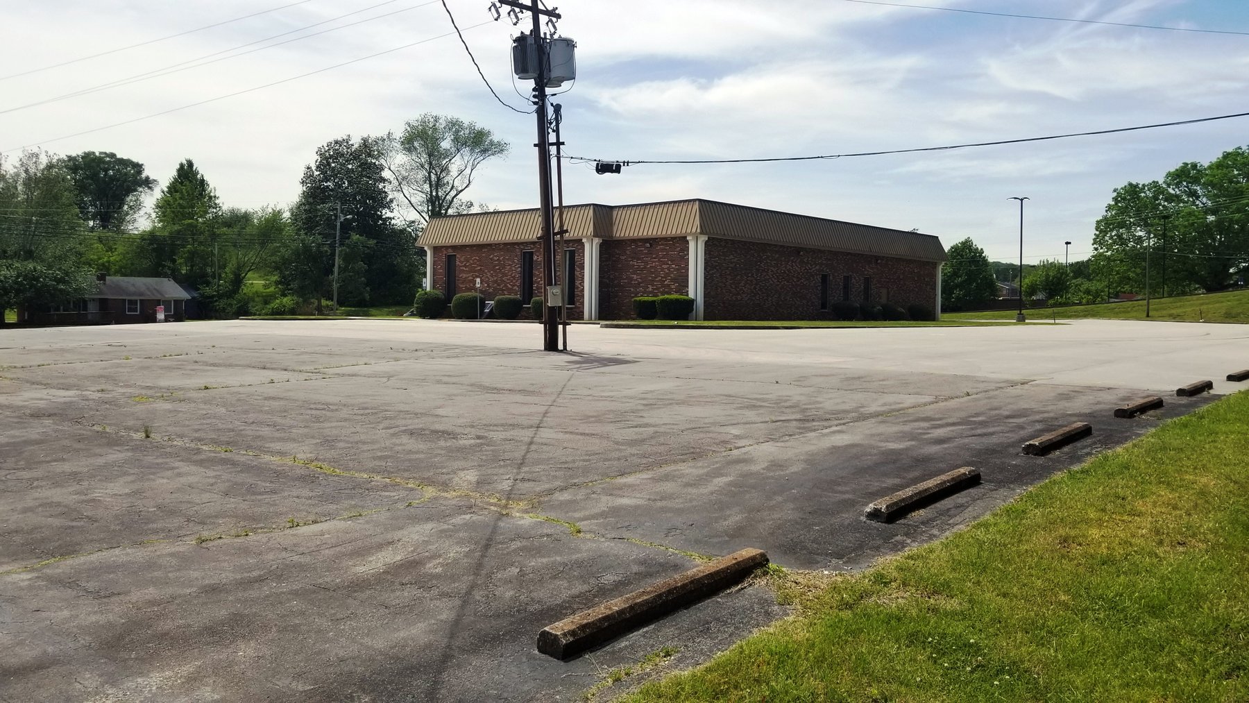 Image for 6,585± SF Former Bank Branch at 202 W Main St., Byrdstown, TN 38549 (Pickett County)