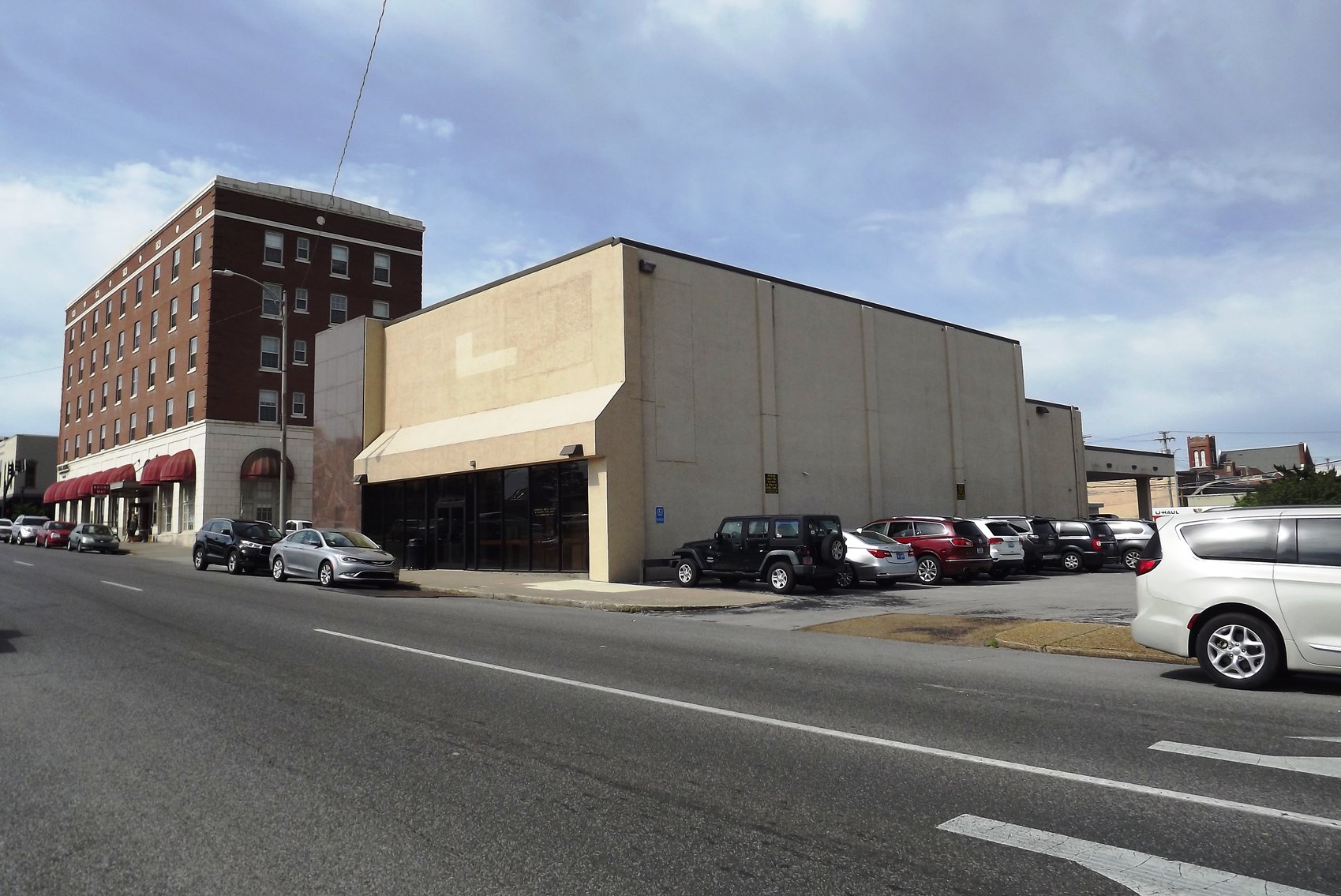 Image for 10,401±SF Footprint Former Bank Branch at 117 N 7th St., Mayfield, KY 42066 (Graves County)