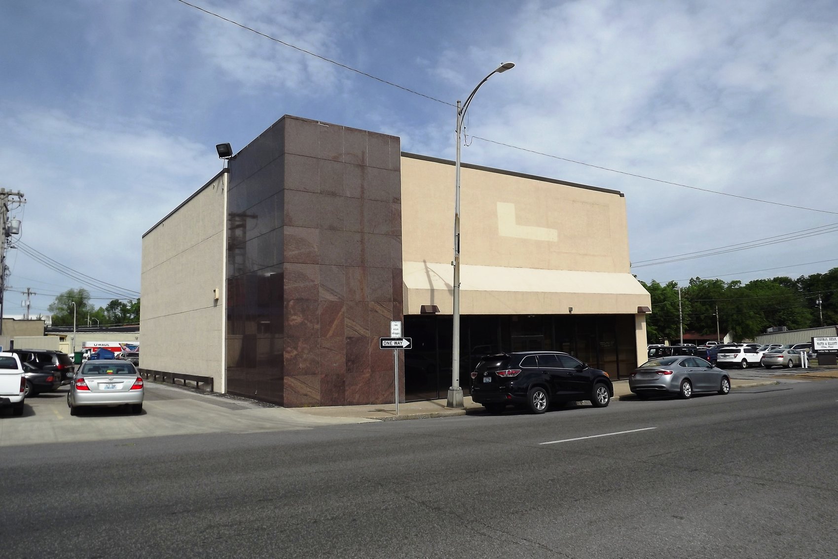 Image for 10,401±SF Footprint Former Bank Branch at 117 N 7th St., Mayfield, KY 42066 (Graves County)