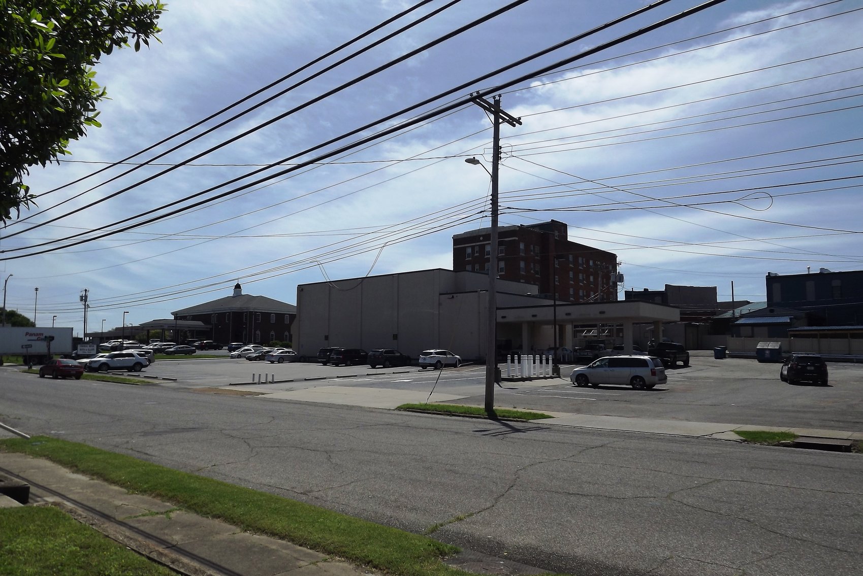 Image for 10,401±SF Footprint Former Bank Branch at 117 N 7th St., Mayfield, KY 42066 (Graves County)