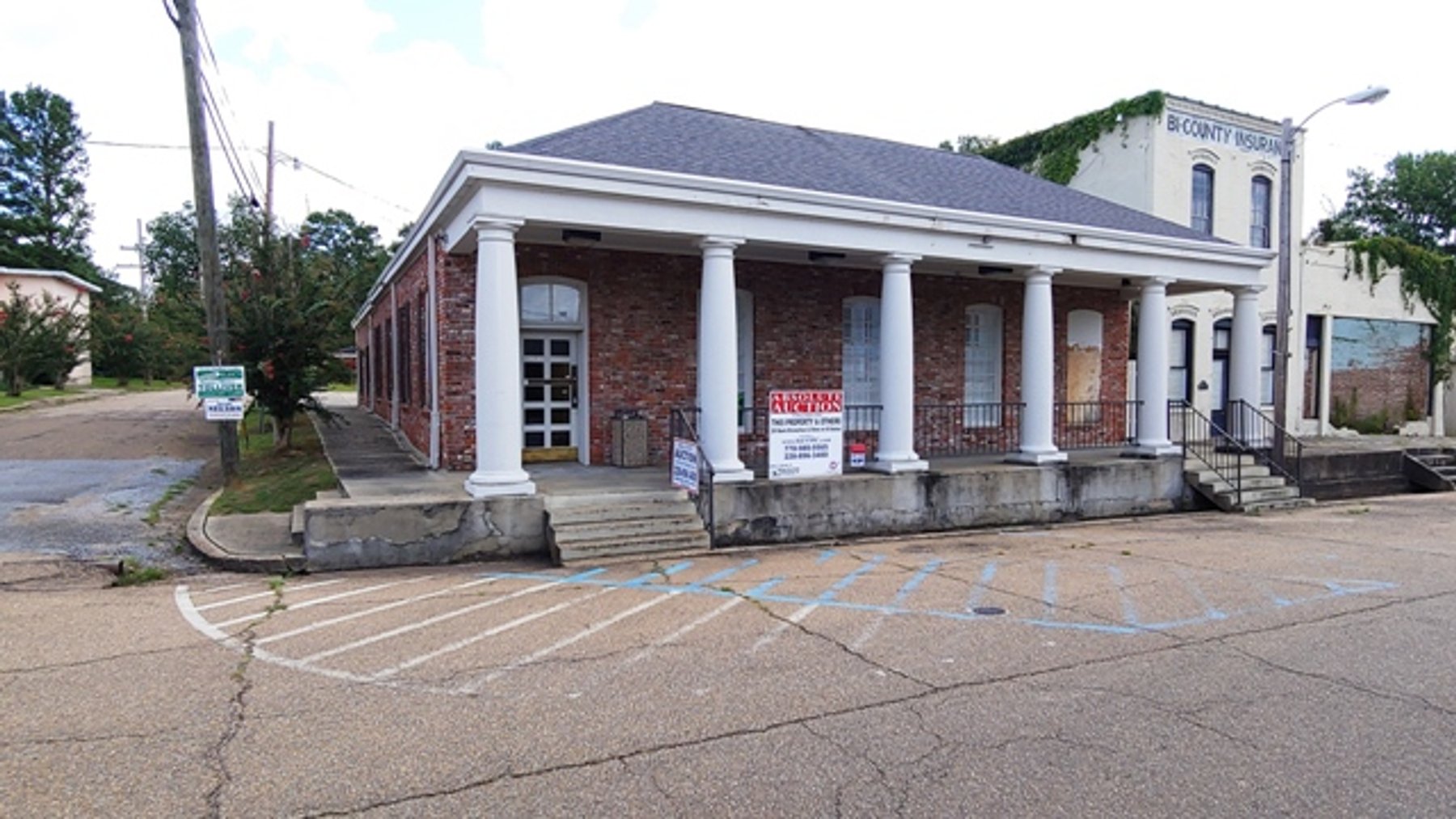 Image for 3,871±SF Former Bank Branch on .16± Acre at 162 W Main St, Centreville, MS 39631 (Wilkinson County)
