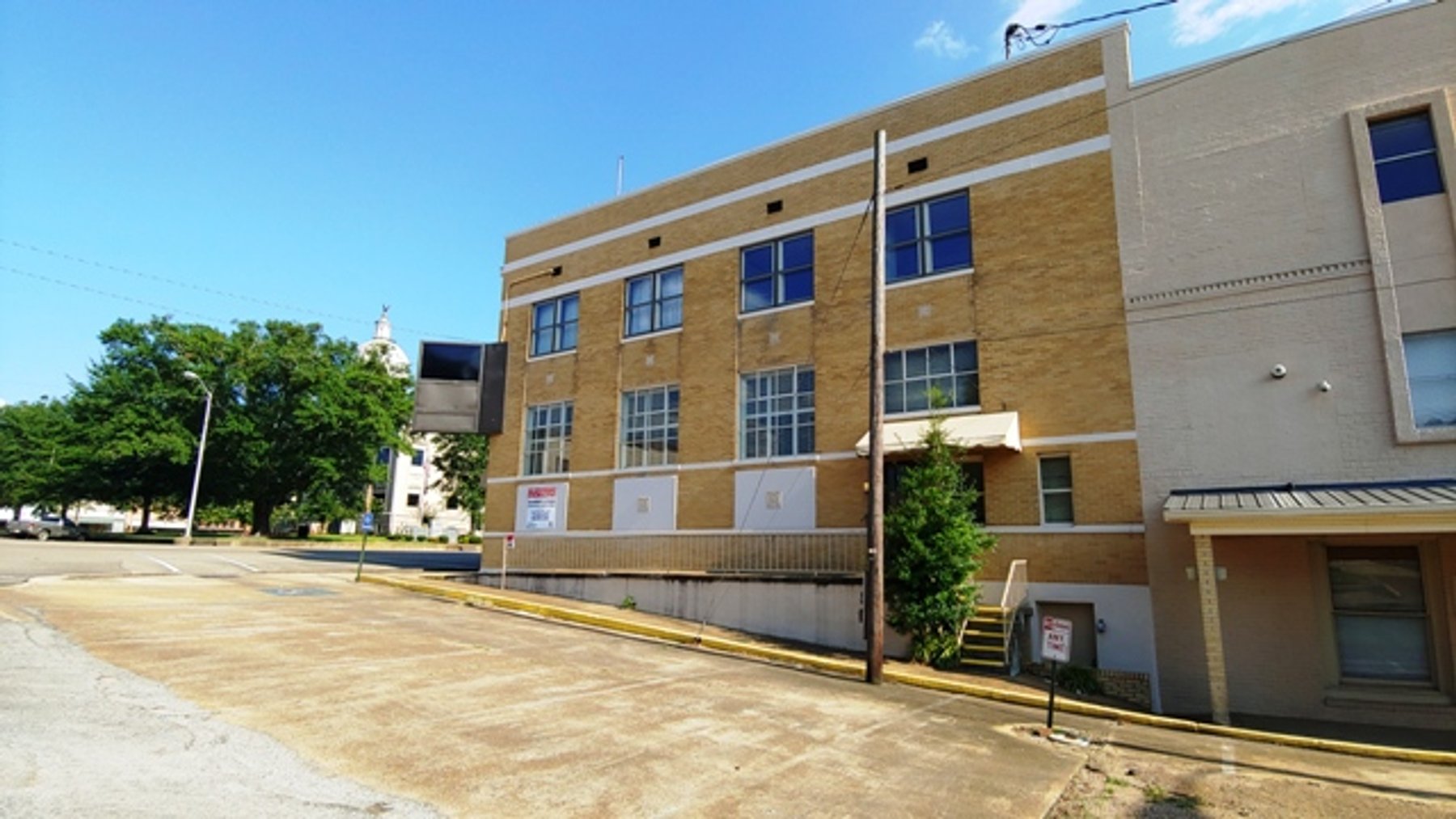 Image for 8,556±SF Former Bank Branch on .09± Acre at 117 N Jackson St, Houston, MS 38851 (Chickasaw County)