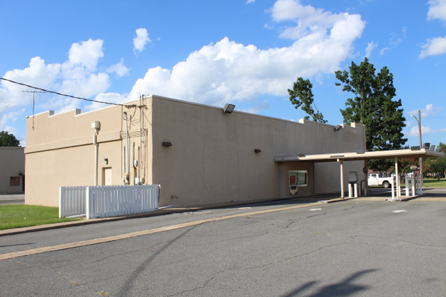 Image for 4,620±SF Former Bank Branch on .34± Acre at 100 S Allis St, England, AR 72046 (Lonoke County)