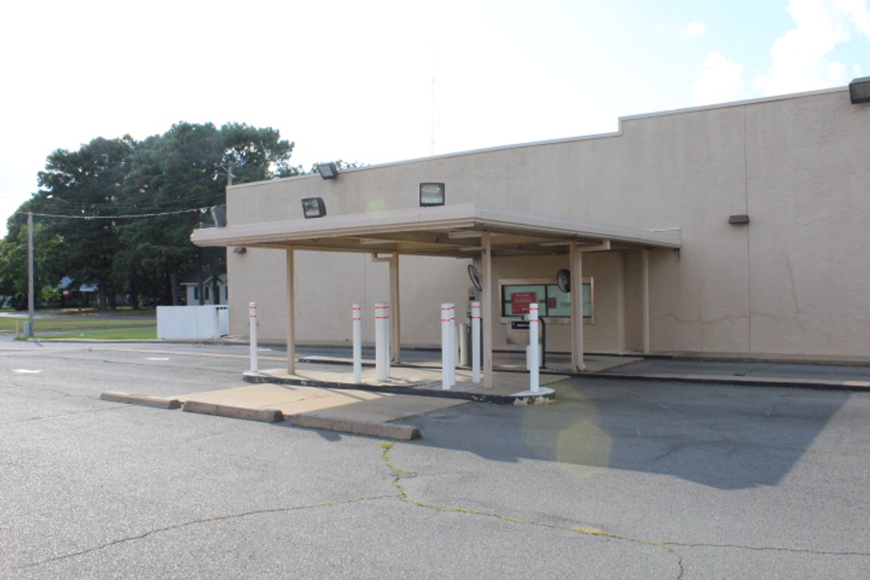 Image for 4,620±SF Former Bank Branch on .34± Acre at 100 S Allis St, England, AR 72046 (Lonoke County)