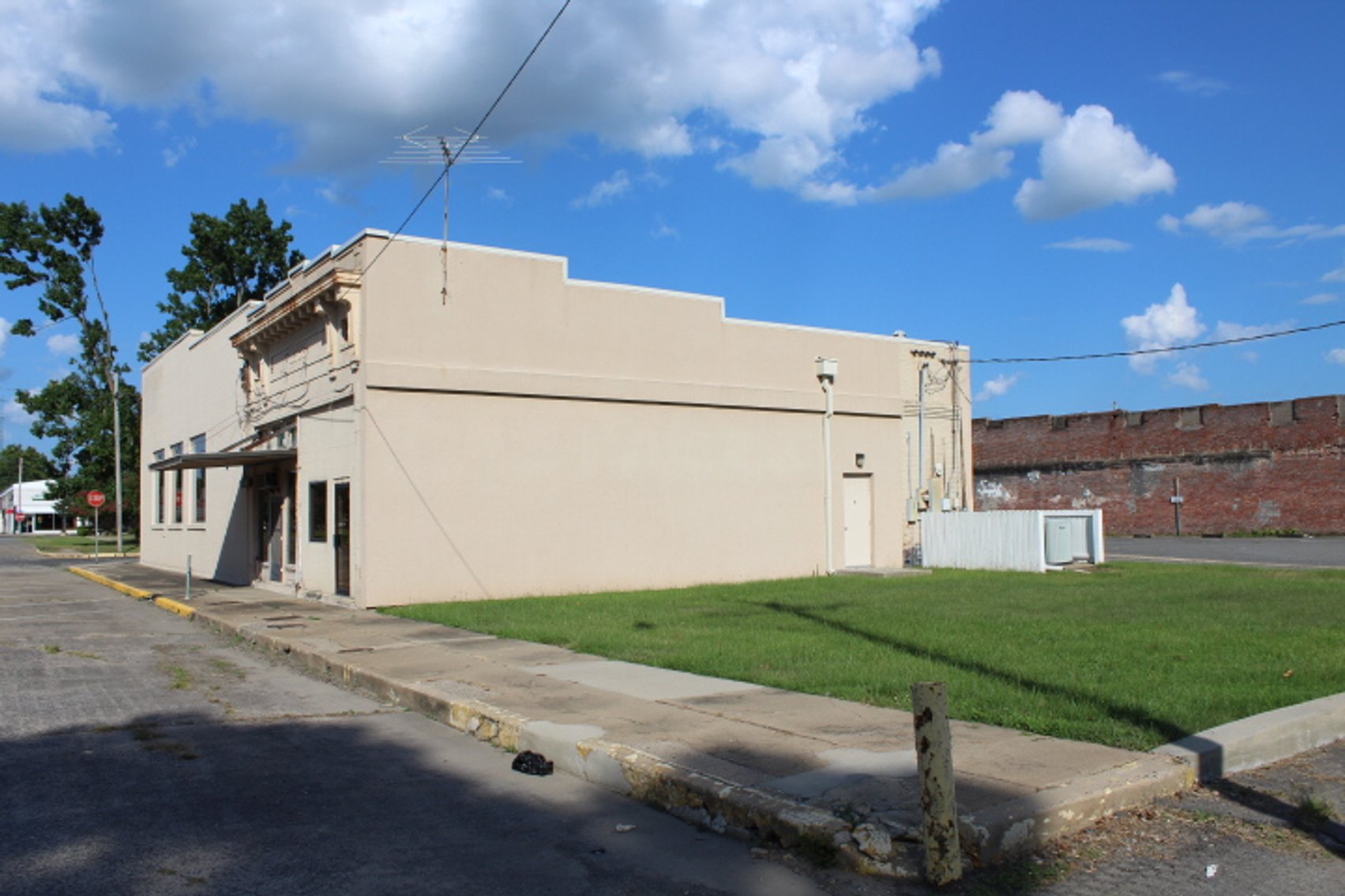 Image for 4,620±SF Former Bank Branch on .34± Acre at 100 S Allis St, England, AR 72046 (Lonoke County)