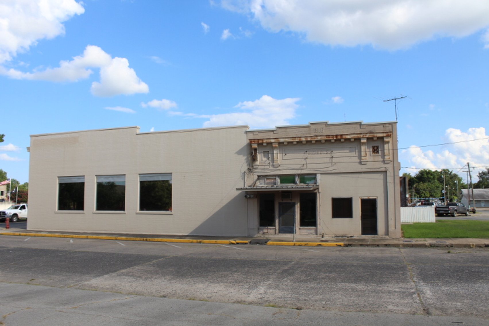 Image for 4,620±SF Former Bank Branch on .34± Acre at 100 S Allis St, England, AR 72046 (Lonoke County)