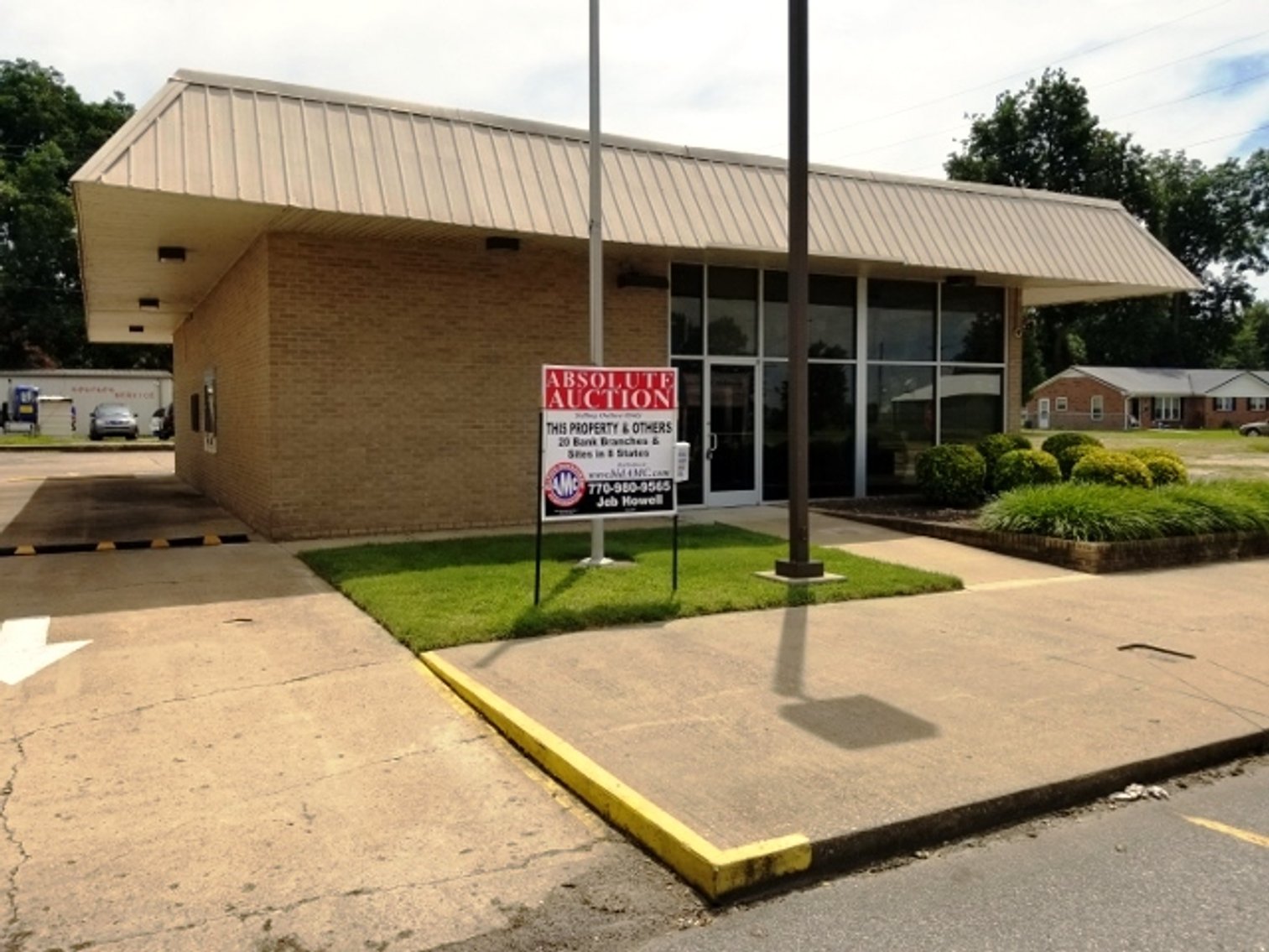 Image for 2,120±SF Former Bank Branch on .17± Acre at 124 S Main St, Ridgely TN 38080 (Lake County)