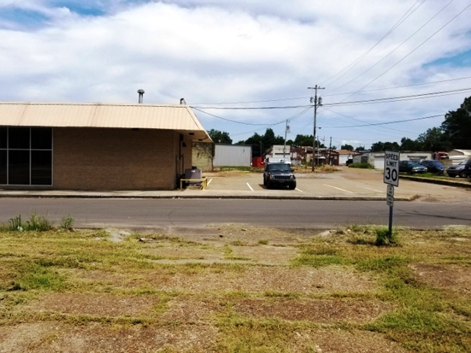 Image for 2,120±SF Former Bank Branch on .17± Acre at 124 S Main St, Ridgely TN 38080 (Lake County)