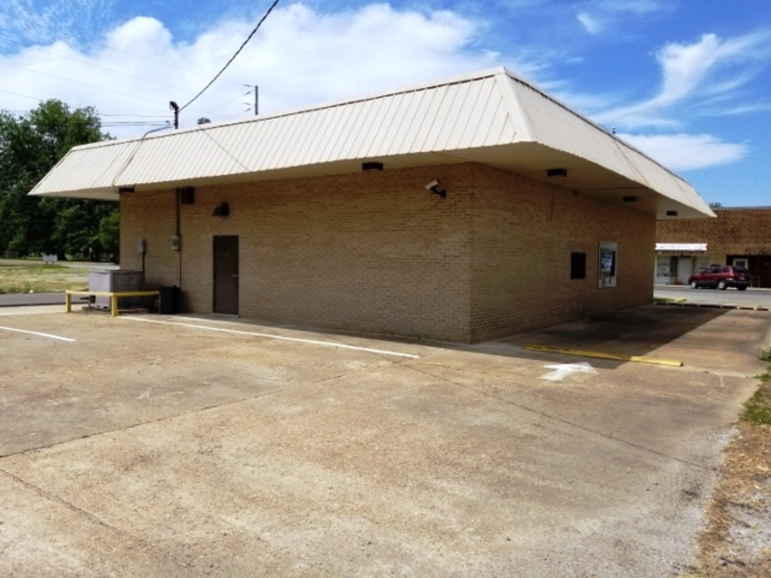 Image for 2,120±SF Former Bank Branch on .17± Acre at 124 S Main St, Ridgely TN 38080 (Lake County)
