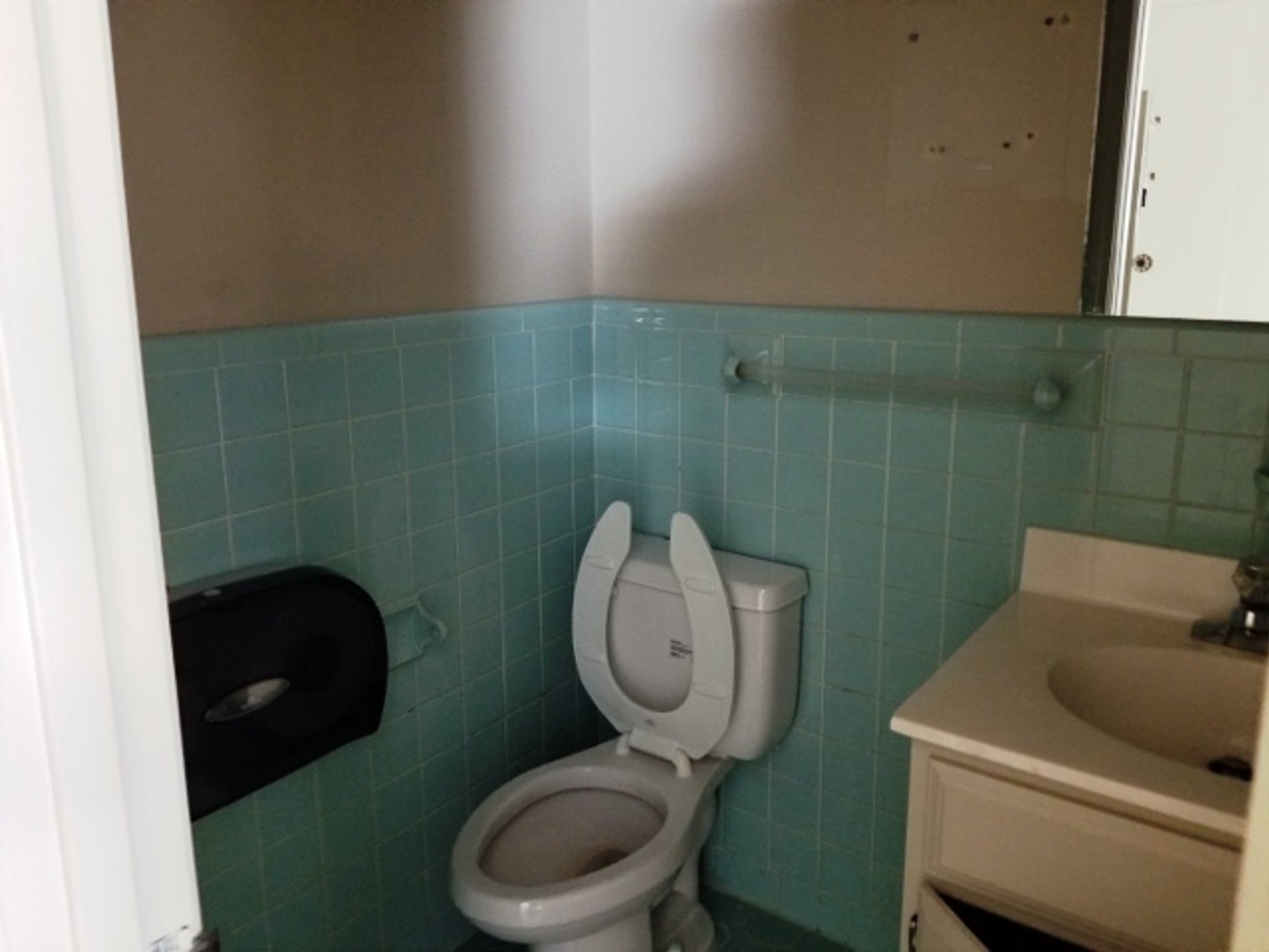 Image for 2,120±SF Former Bank Branch on .17± Acre at 124 S Main St, Ridgely TN 38080 (Lake County)