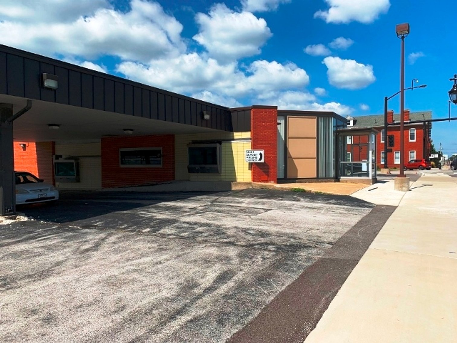 Image for 4,446±SF Former Bank Branch on 1.45± Acres at 423 1st Capitol Dr, St Charles, MO 63301 (St Charles County)