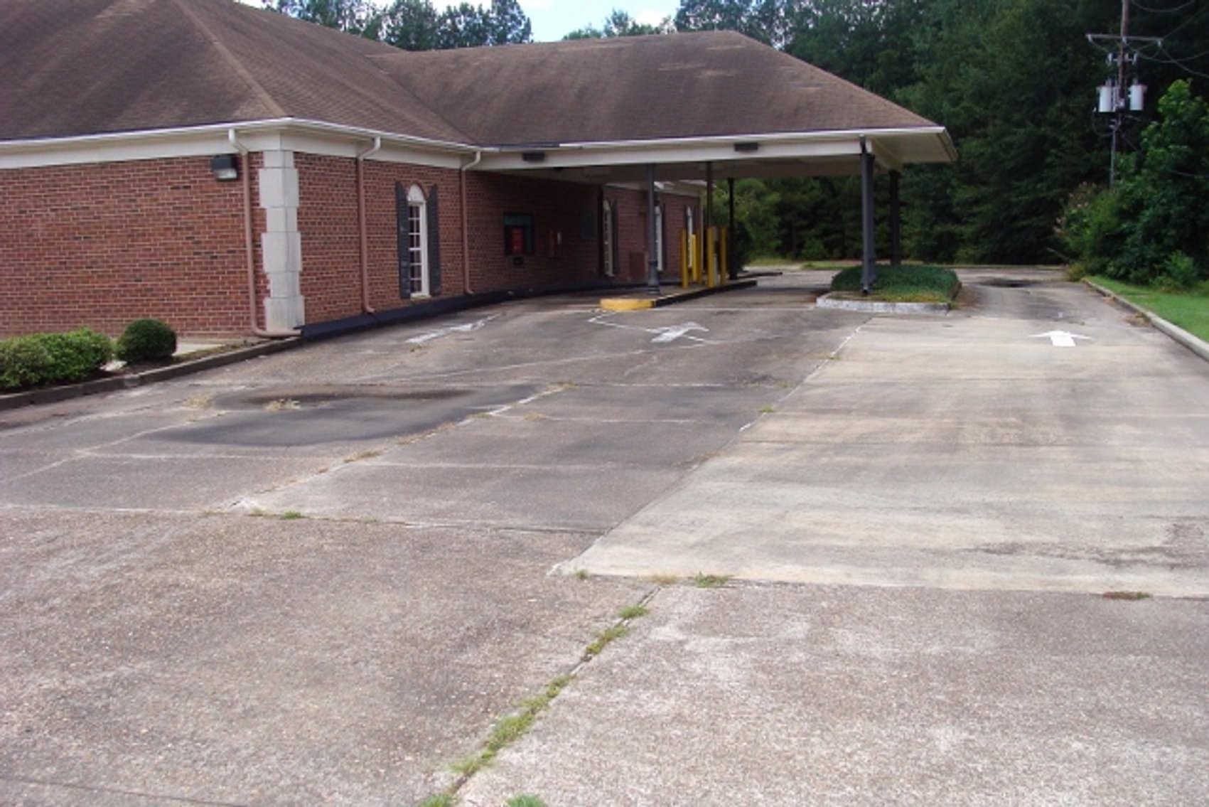 Image for 8,174±SF Former Bank Branch on 2.8± Acres at 911 W Main St. Homer, LA 71040 (Claiborne Parish)