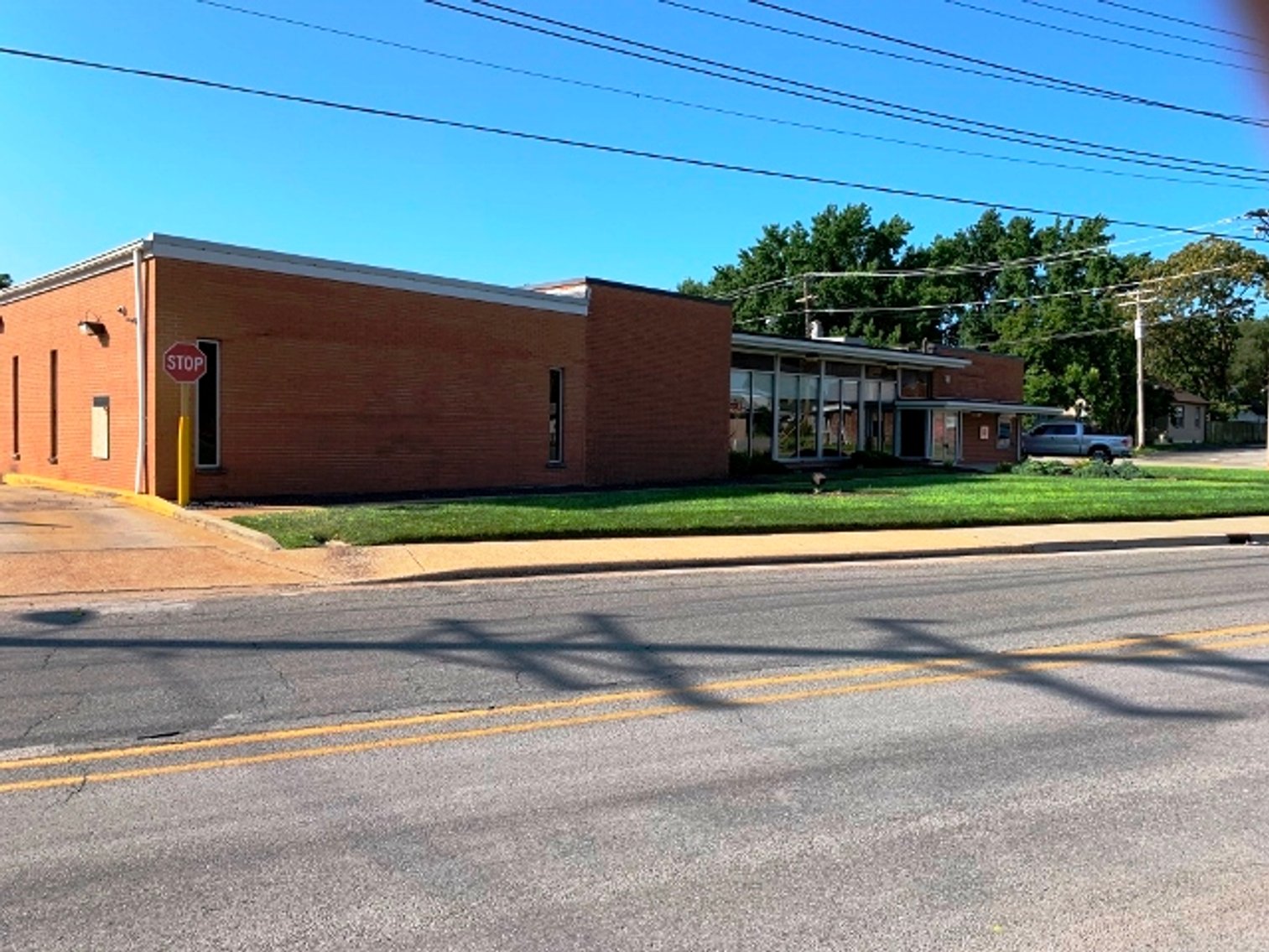 Image for 8,600±SF Former Bank Branch on 1.3± Acres at 900 Upper Cahokia Rd, Cahokia, IL 62206 (St Clair County)