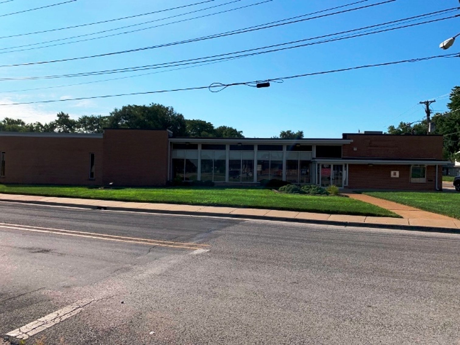 Image for 8,600±SF Former Bank Branch on 1.3± Acres at 900 Upper Cahokia Rd, Cahokia, IL 62206 (St Clair County)