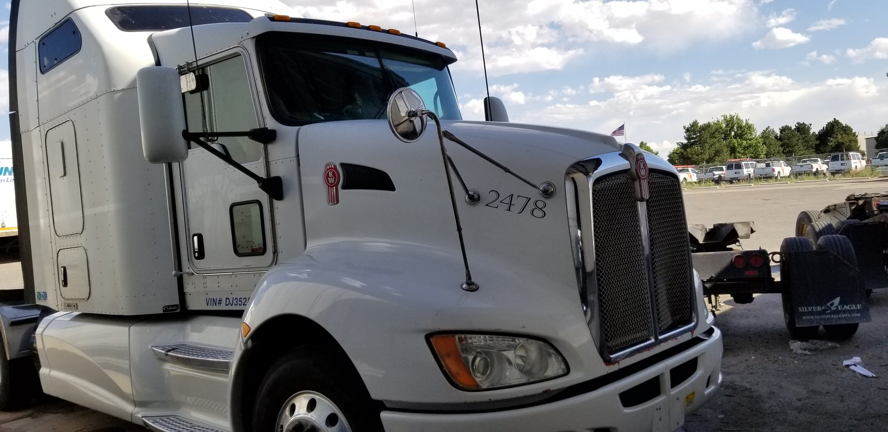 Image for 2013 Kenworth T660 Semi Truck with Sleeper Cab