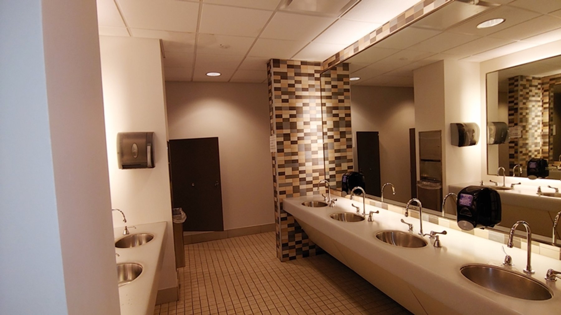 Image for Jackson MS: 56,900±SF Former Bank Operations Center on 5.72± Acres at 4855 I-55 N, Jackson MS 39206 (Hinds County)