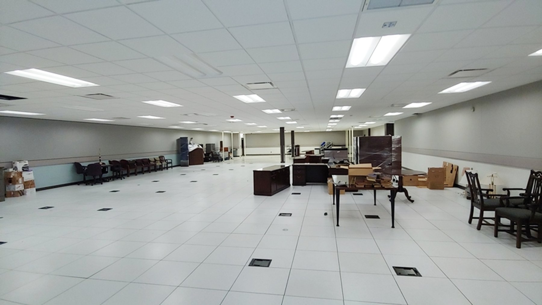 Image for Jackson MS: 56,900±SF Former Bank Operations Center on 5.72± Acres at 4855 I-55 N, Jackson MS 39206 (Hinds County)