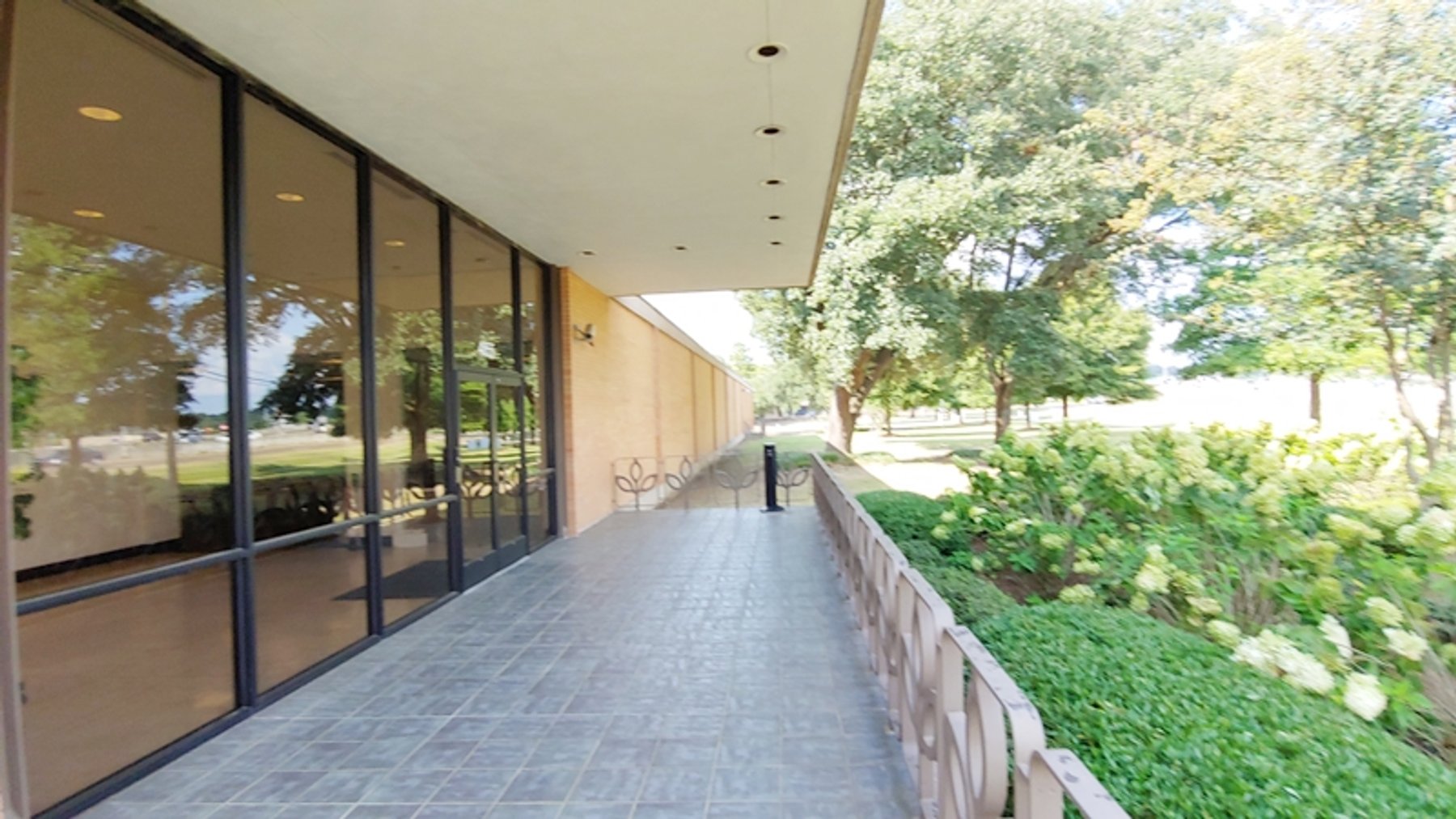 Image for Jackson MS: 56,900±SF Former Bank Operations Center on 5.72± Acres at 4855 I-55 N, Jackson MS 39206 (Hinds County)