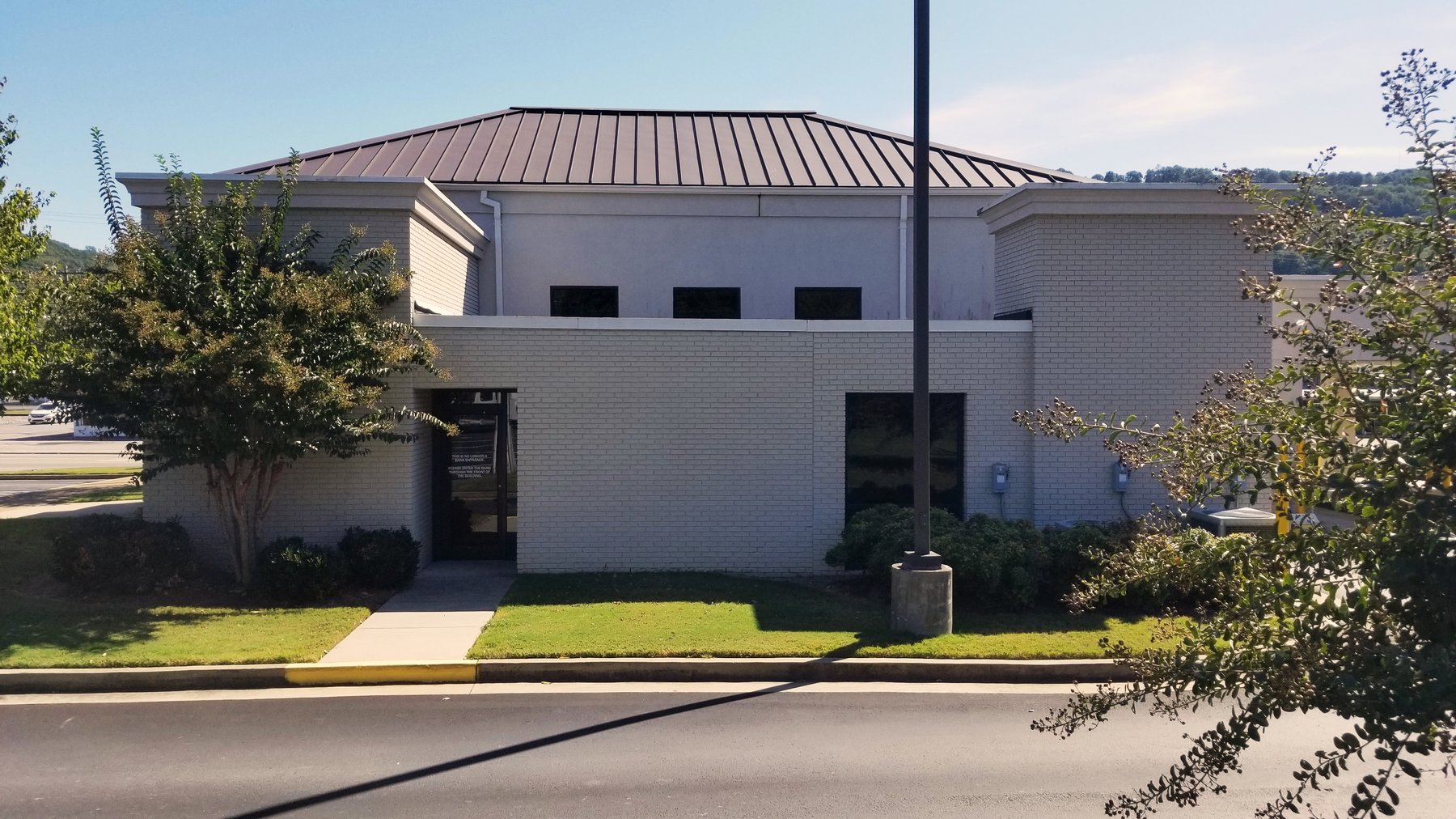 Image for Fort Payne, AL: 3,356±SF Former Bank Branch at 1718 Gault Avenue N., Fort Payne, AL 35967 (DeKalb County) 