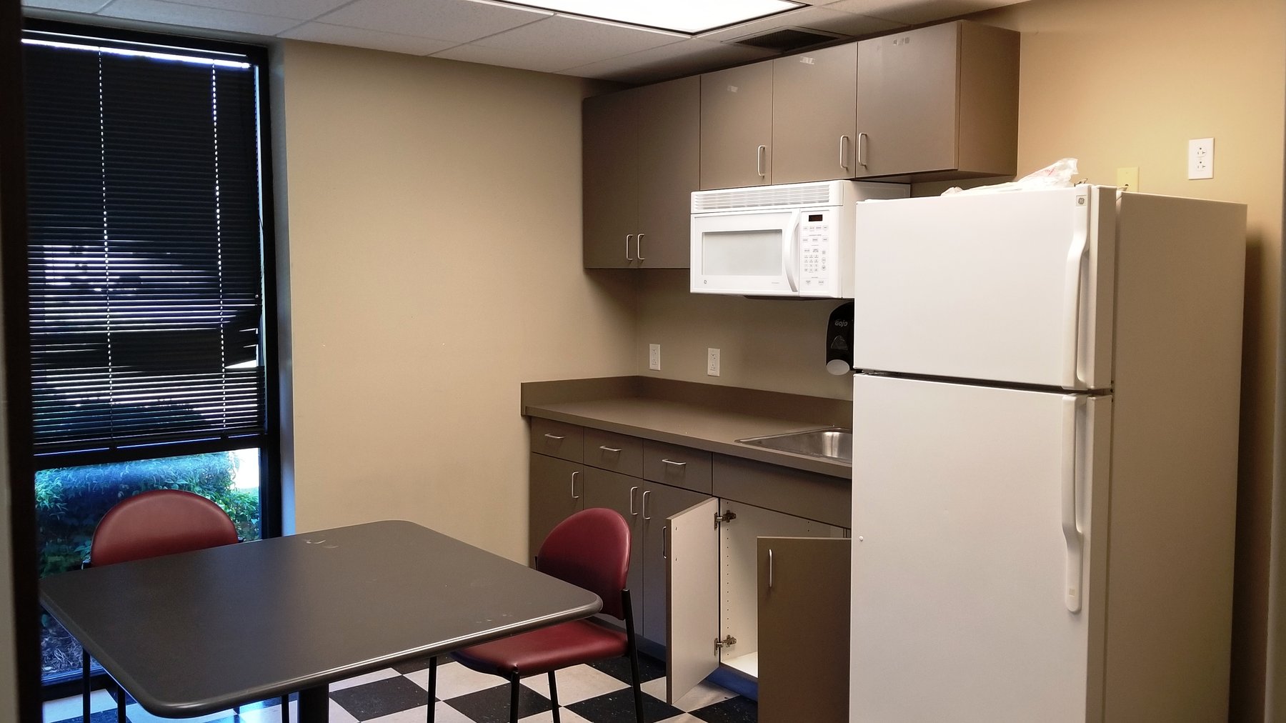 Image for Fort Payne, AL: 3,356±SF Former Bank Branch at 1718 Gault Avenue N., Fort Payne, AL 35967 (DeKalb County) 