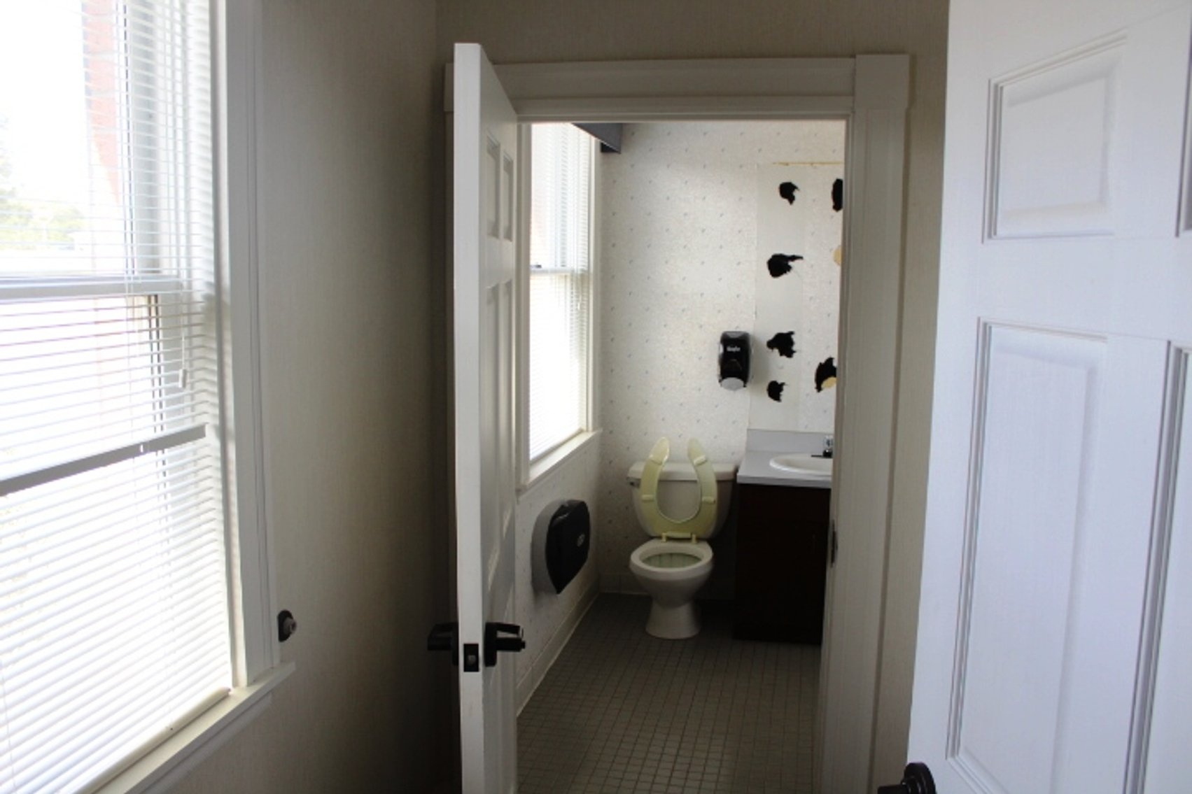 Image for Fordyce, AR: 9,910±SF Former Bank Branch at 611 West 4th Street, Fordyce, AR 71742 (Dallas County)